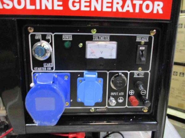 Бензиновый генератор Амперос LT9000CLE