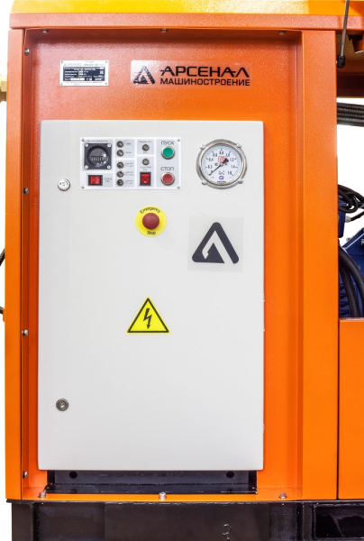 Винтовой компрессор ЗИФ СВЭ-10,6/0,7 в кожухе