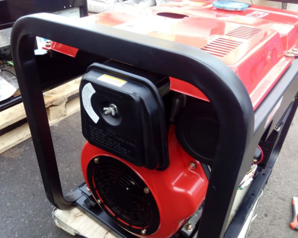 Дизельный генератор Амперос LDG10000E