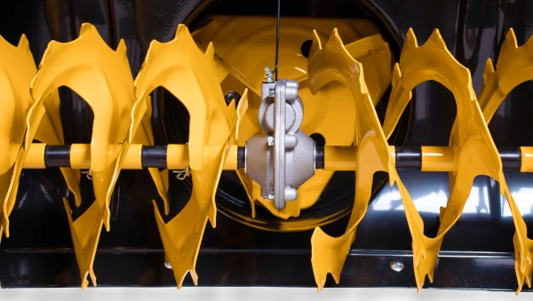 Снегоотбрасыватель Champion ST1376E