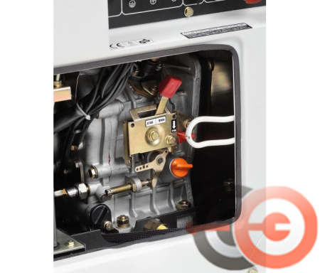 Дизельный генератор Hyundai DHY 6000SE-3